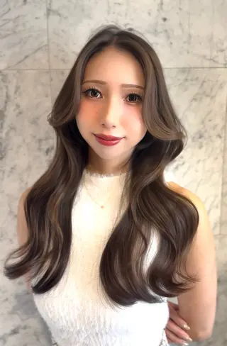 ロング WATARU/ 韓国風巻き髪のヘアスタイル