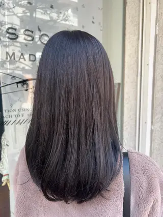 セミロング カラー haru .のヘアスタイル