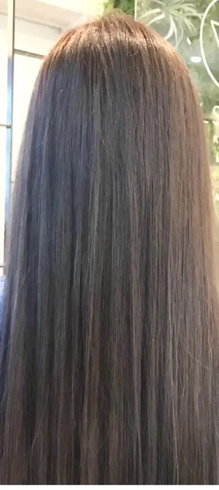 ロング カラー Hanna by W_SALONのヘアスタイル