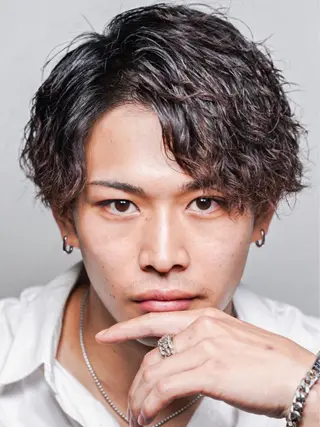 ショート パーマ メンズ 津田 祐岐のヘアスタイル