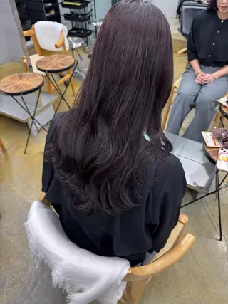 カラー maina/透明感 ベージュ/暖色カラーのヘアスタイル