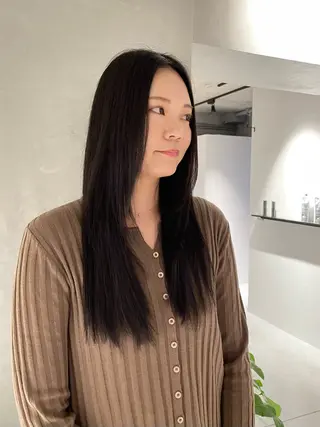 ロング LENORA所属・イズミ ナナコのヘアスタイル