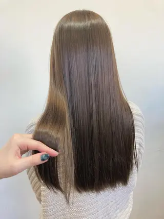 ロング カラー 梅山 美侑のヘアスタイル