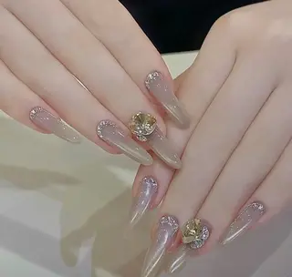 ネイル iNEKO所属・Lee Leeのネイルデザイン