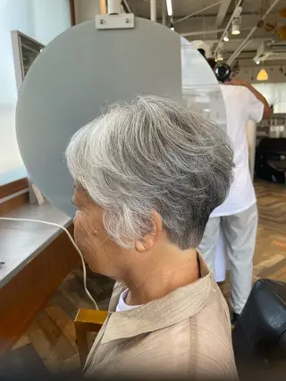 ショート maru.所属・照井 由香理のヘアスタイル