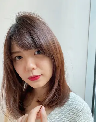 ミディアム レイヤーと顔まわり 大好き❣️関口拓馬のヘアスタイル