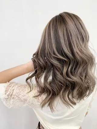 セミロング ミルクティーカラー 🌈店長クボのヘアスタイル