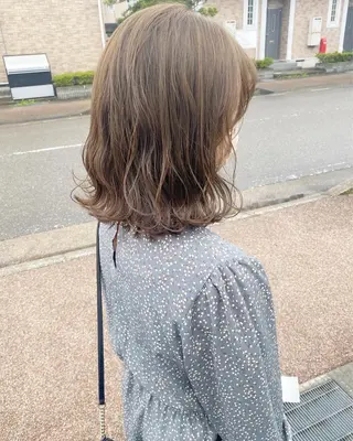 ミディアム カラー ヘアアレンジ FIORE hair design所属・山根 奈緒のマツエク・マツパデザイン