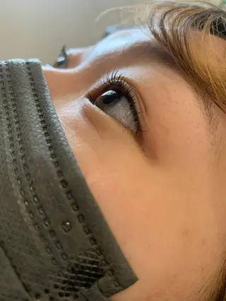 マツエク・マツパ 美容しょうへいの店所属・吉川 茉由子のマツエク・マツパデザイン