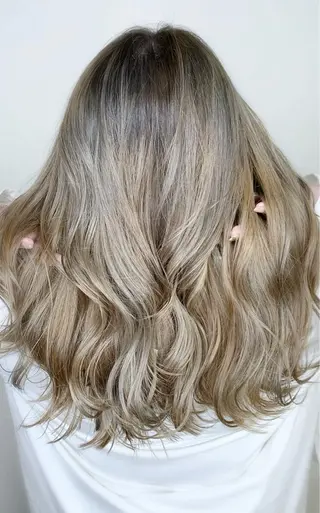 ロング カラー 🤍デザインカラー 特化🤍HIROのヘアスタイル