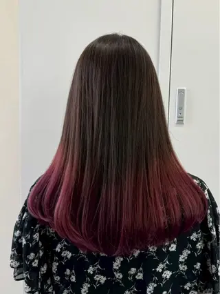 カラー urara /ブリーチ/艶カラーのヘアスタイル