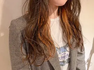 カラー 吉岡 茉穂のヘアスタイル