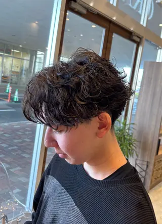 パーマ メンズ 徳田 恭助のヘアスタイル