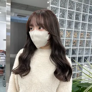 ロング cinq PROJECT所属・ミルクティーベージュ /三村克彦のヘアスタイル