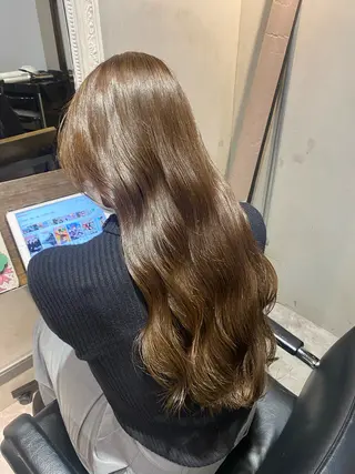 ロング ブリーチなしダブルカ ラー🩶manamiのヘアスタイル