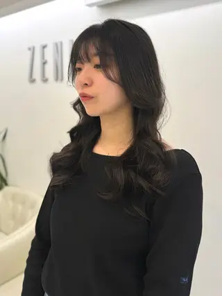 ロング パーマ コテ巻き風パーマ/ キミシマカイトのヘアスタイル