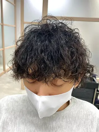 パーマ メンズ Toiro 横浜所属・海外ヘア/レイヤー カットNatsuのヘアスタイル