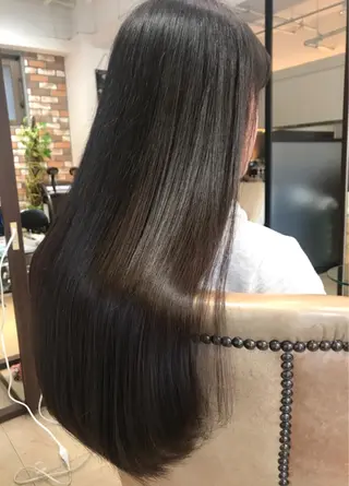 ロング newi saLyu 片岡ふきのヘアスタイル