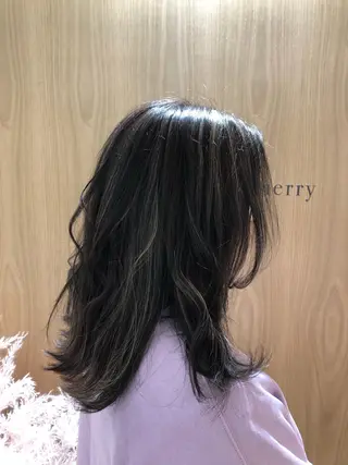 ミディアム まつい みるのヘアスタイル