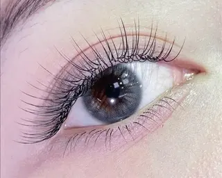 マツエク・マツパ total beauty salon felic'ita所属・LED/パリエク/ 上下/束感まつげのマツエク・マツパデザイン