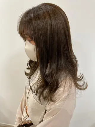 ロング カラー 顔まわりカット✄ ベージュカラー🧸のヘアスタイル