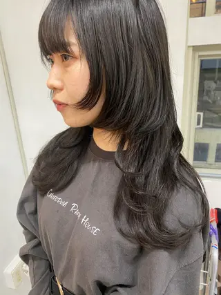 ミディアム カラー レイヤーウルフ エクステ磯部のヘアスタイル