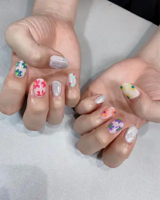 ネイル iiloo aromaworksのネイルデザイン