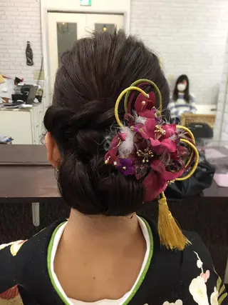 ミディアム セミロング ロング ヘアアレンジ beauty salon Atora所属・大賀 海夕の眉毛・アイブロウイメージ