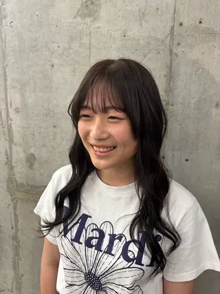 ロング 長谷川 日南のヘアスタイル