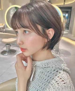 ショート カラー かえ🩶韓国ボブ🎀 透明感カラー🥣のヘアスタイル