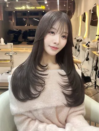 ロング カラー ブリーチなし髪質改善 韓国ヘア　柏崎颯刀のヘアスタイル