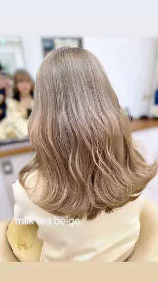 カラー リンダ所属・ベージュ/顔周り カット/スズキのヘアスタイル