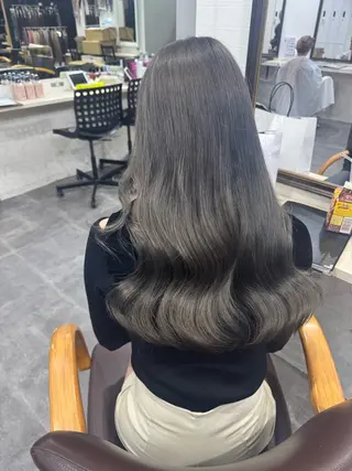 ロング 田子🦋ハイトーン 🫐耳つぼジュエリーのヘアスタイル