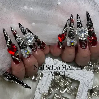 ネイル MADIA藤沢所属・MADIA MEGUのネイルデザイン