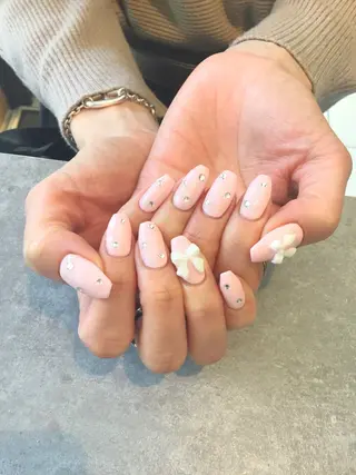 ネイル Nest 岩崎のネイルデザイン