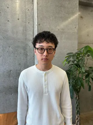 ショート パーマ メンズ 《メンズ支持NO.1 ×艶ブラウン》ソウタのヘアスタイル