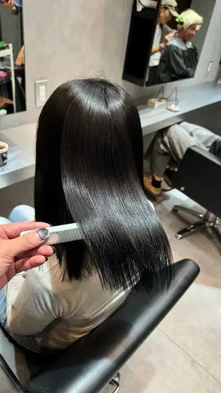 セミロング BUCKS所属・坂谷 BUCKS/縮毛矯正のヘアスタイル