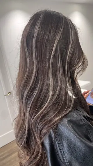 カラー レイヤーカット 早崎太生のヘアスタイル