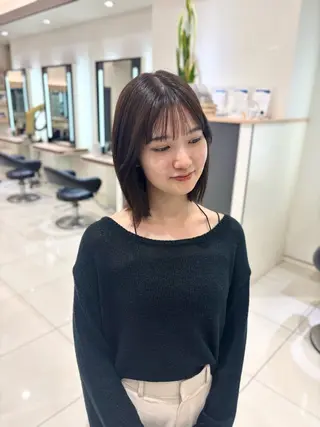 ミディアム カラー 辻村 彩華のヘアスタイル