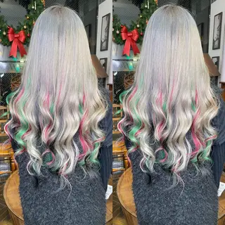 ロング カラー モモカ/ハイトーン /バレイヤージュのヘアスタイル