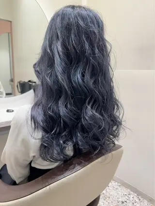 カラー カラースペシャリスト ・齊藤 羽瑠輝のヘアスタイル