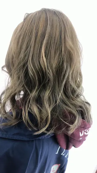 カラー 茅ヶ崎/ハイライト/ ハイトーン/関口実華のヘアスタイル