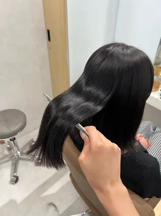 ミディアム SLASHスラッシュ 小西結奈のヘアスタイル