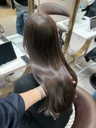 セミロング カラー ヘアアレンジ yuuto🌈 冬の透け感カラーのヘアスタイル