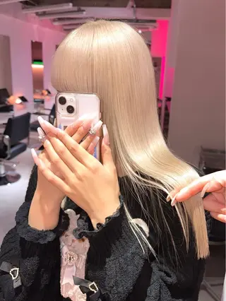 ロング sara/名古屋/ワ ンカラー/ハイトーンのヘアスタイル
