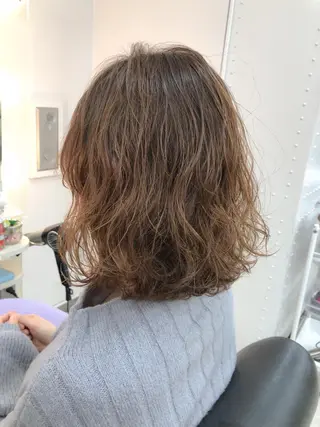 ミディアム パーマ コテ巻き風パーマ💛 池袋のヘアスタイル