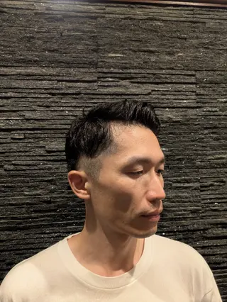 ショート 髙司 哲伸のヘアスタイル