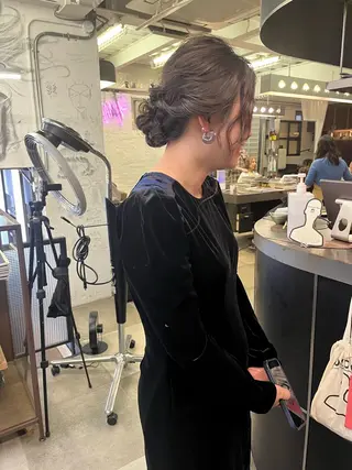 ミディアム ヘアアレンジ NOUN所属・eri kinjoのヘアスタイル