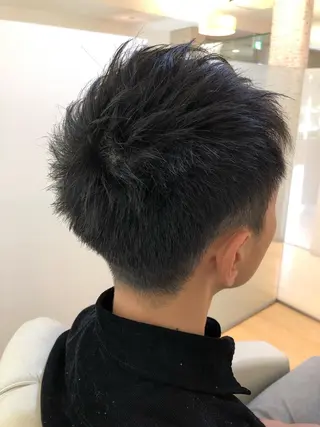 ショート メンズ 山岡 徹也のヘアスタイル