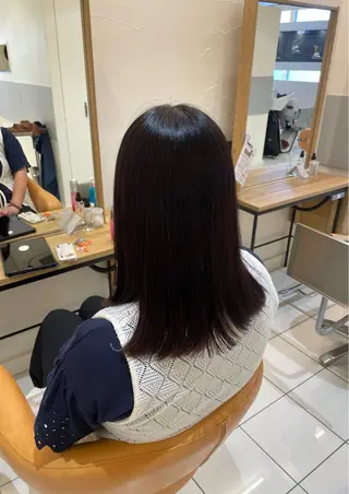 セミロング 🪸暖色艶カラー/ shiori🫧のヘアスタイル